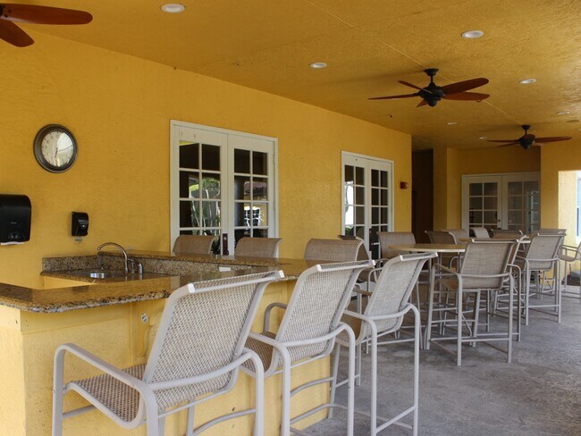 Building Photo - 5681 Bentgrass Dr