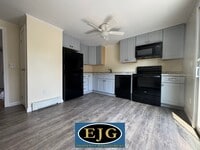 Building Photo - 158 Beech St