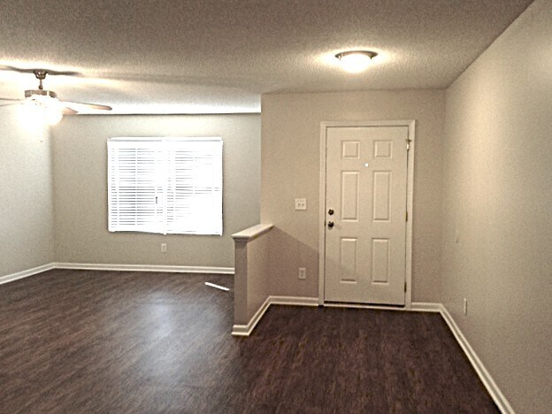 Building Photo - 2305 Apple Glen Ln