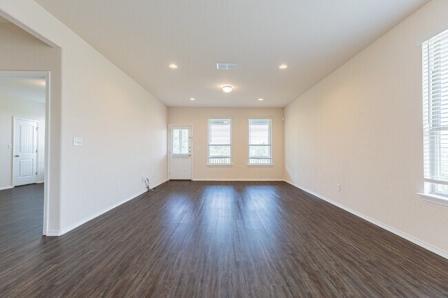 Building Photo - 11219 Pomona Park