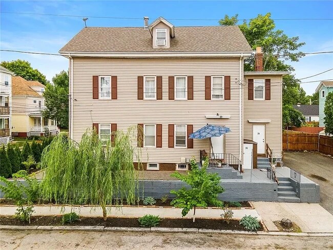 Building Photo - 80 Vandewater St