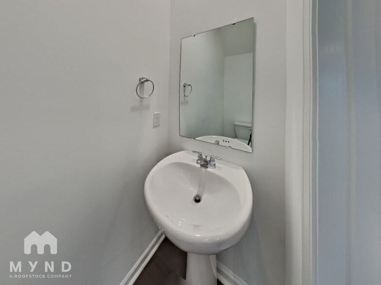 Building Photo - 1506 Crescent Townes Wy