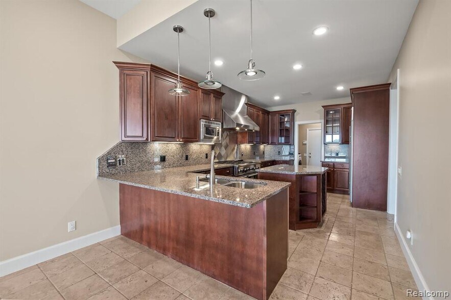 Building Photo - 3782 Pine Lake Knoll Dr