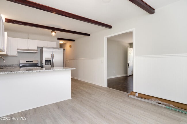 Building Photo - 548 Antietam Dr