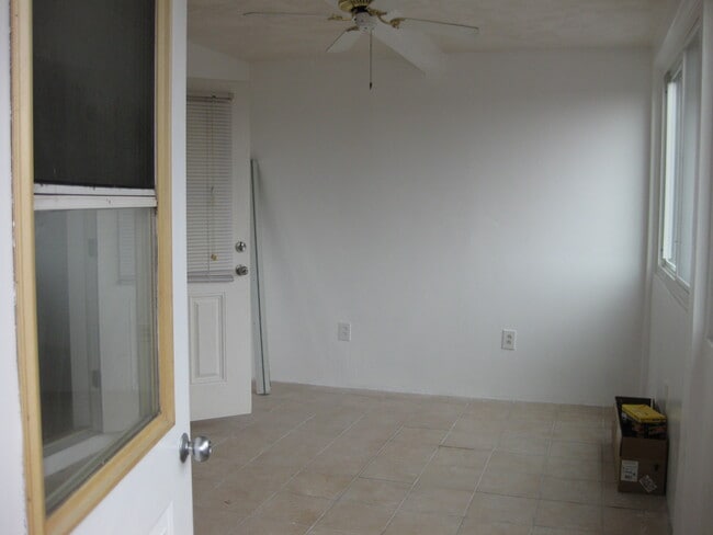 Building Photo - 238 Hanover St