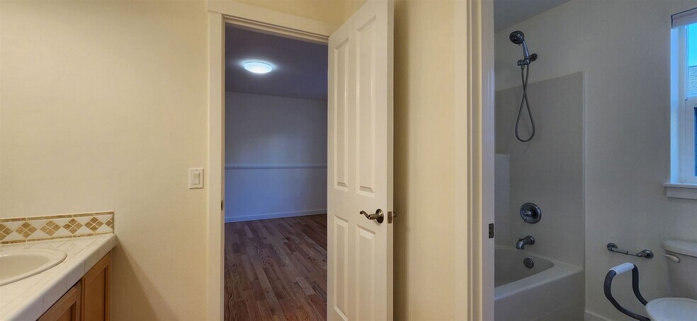 Building Photo - 24202 SE 21st St