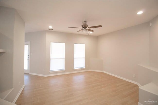 Building Photo - 24 Morning Ln