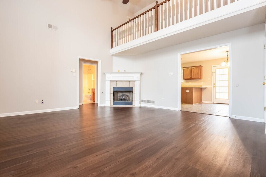 Building Photo - 1209 Pendulum Dr