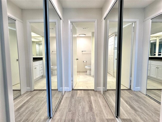 Building Photo - 851 Bayway Blvd