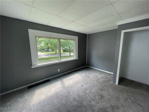 Building Photo - 730 Noble Ave