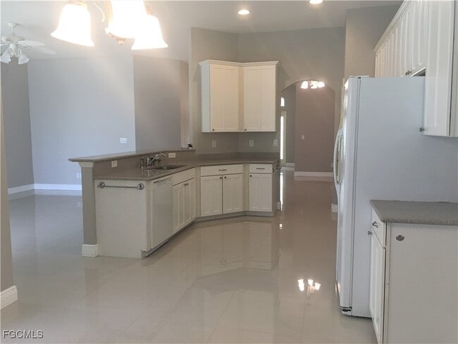 Building Photo - 9019 Gladiolus Preserve Cir