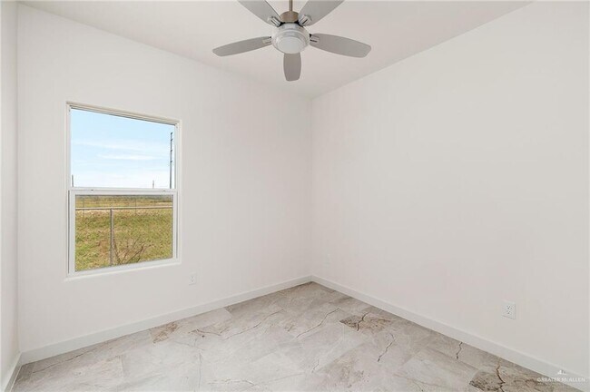 Building Photo - 321 Merida Dr