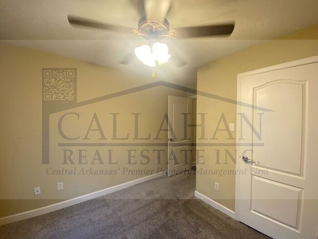 Building Photo - Base Meadows 4 bedroom