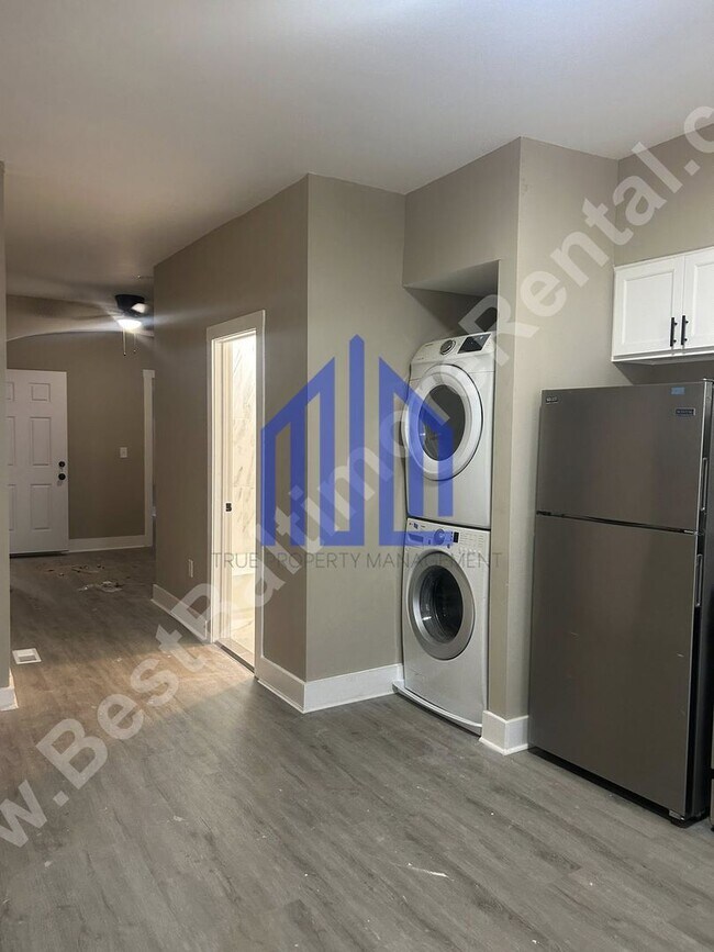 Building Photo - 34 Gorman Ave