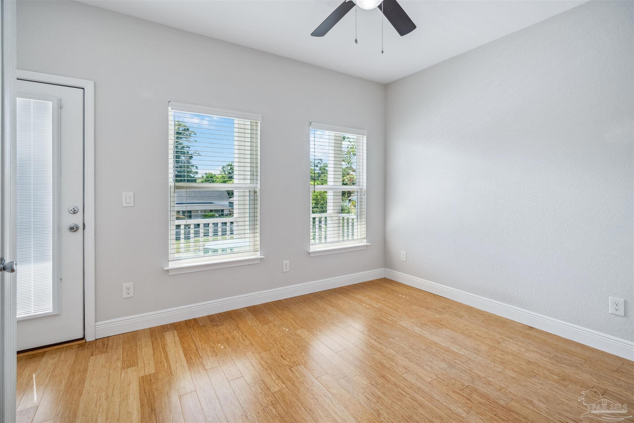 Building Photo - 912 N 8th Ave