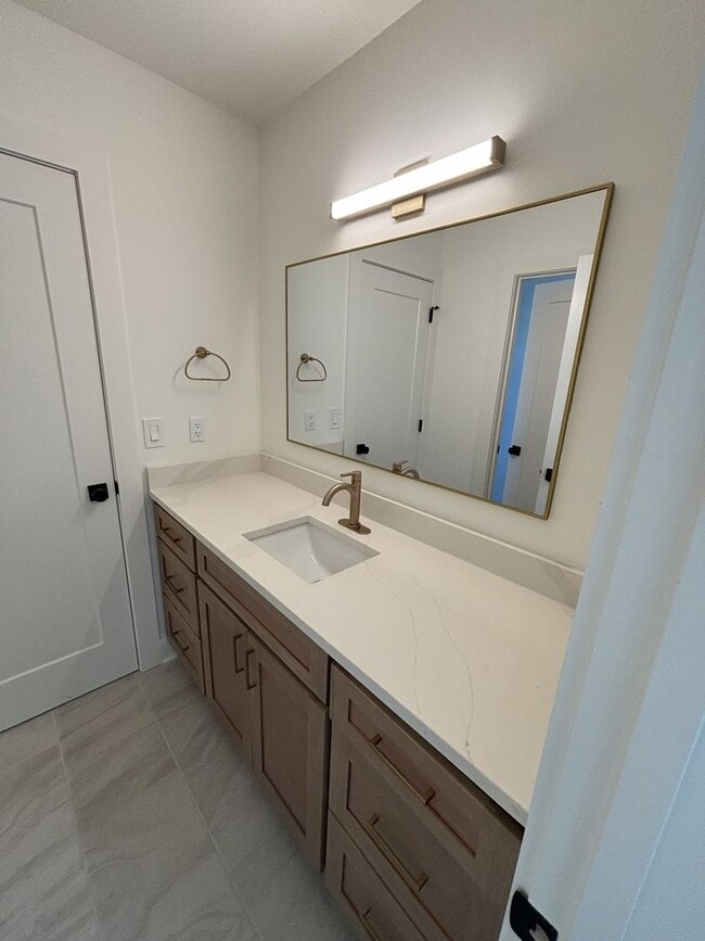 Building Photo - Brand-new 4-bedroom, 3.5-bath home
