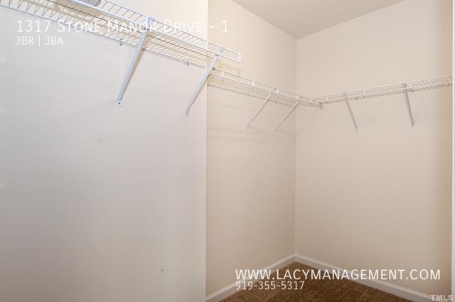 Building Photo - 1317 Stone Manor Dr