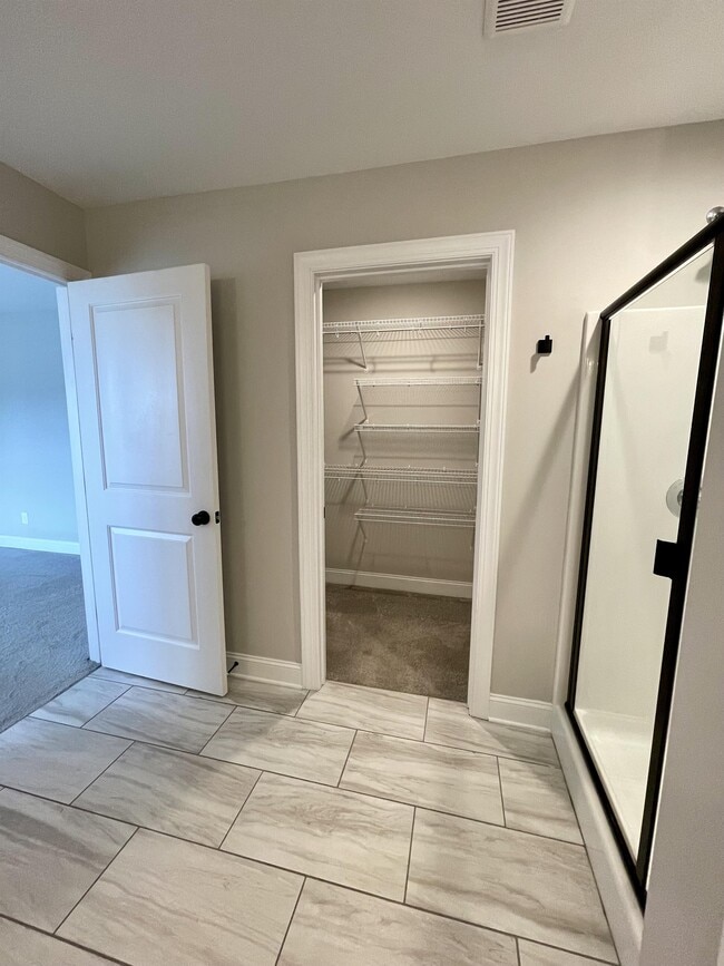 Building Photo - 1005 Ridgestone Ct