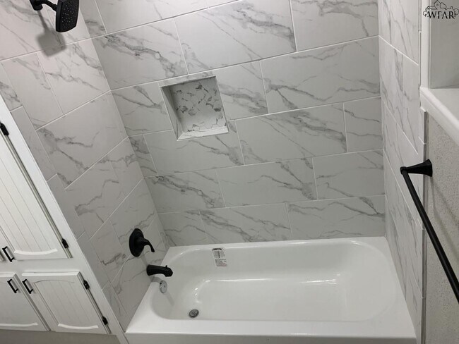 Building Photo - 4111 Stearns Ave