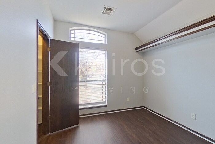 Building Photo - 4804 Doe Run Dr