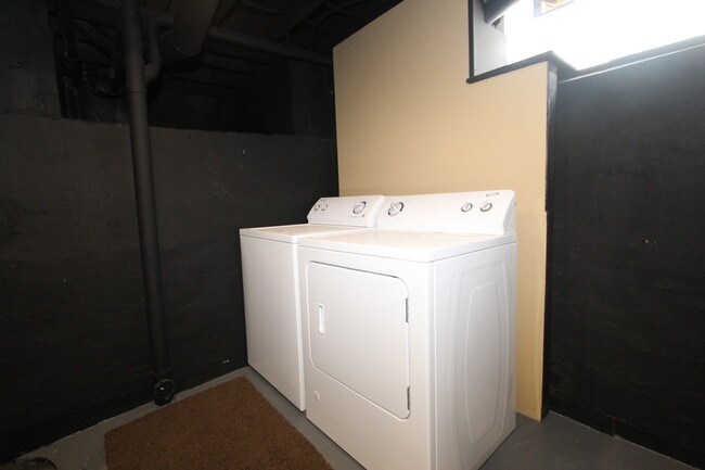 Building Photo - 246 Valley Ave SW