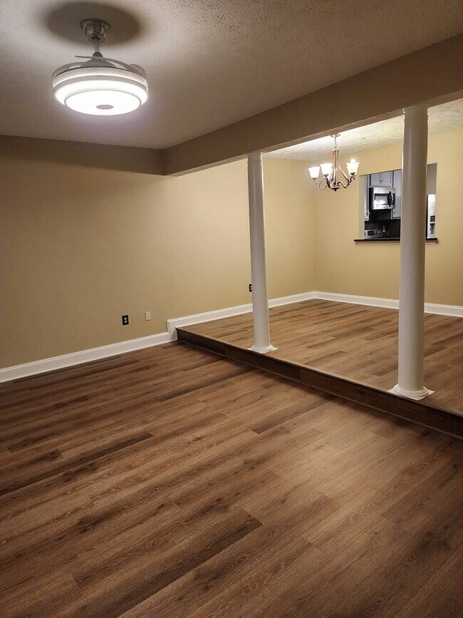 Building Photo - 9308 Gordon Ct