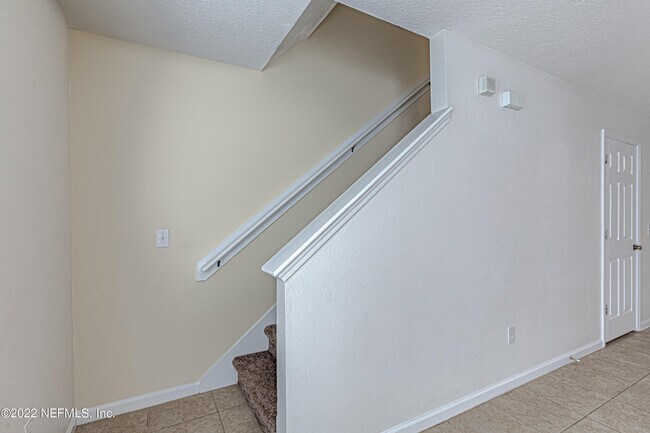 Building Photo - 1500 Calming Water Dr
