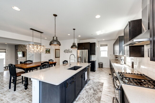 Building Photo - 8881 Southurst St