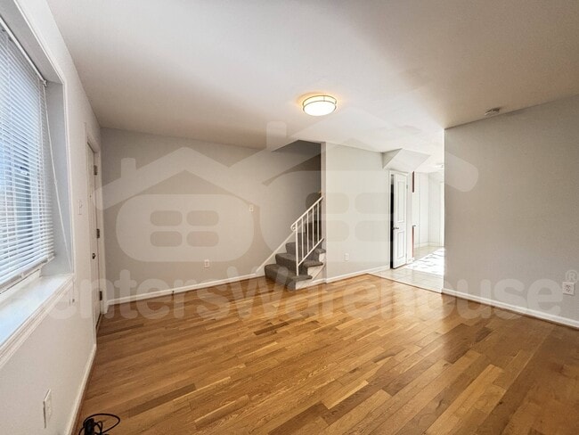 Building Photo - 1216 Westview Terrace