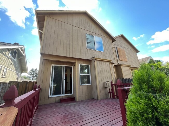 Building Photo - 3-Bedroom, 2-Bath, 1454sq ft Home!