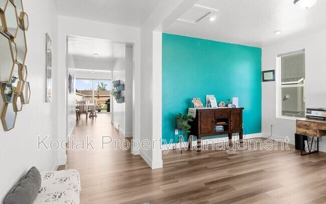 Building Photo - 127 N 4450 W