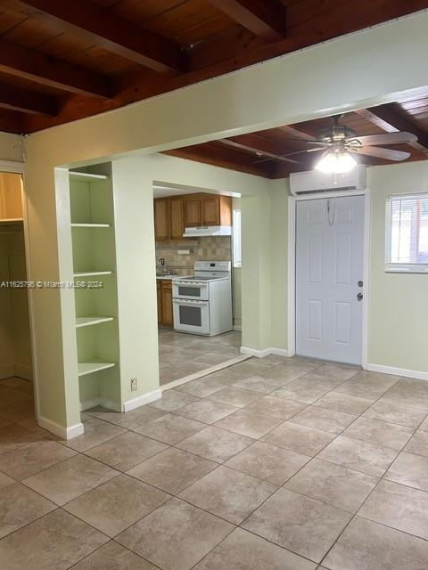 Building Photo - 5810 Hope St