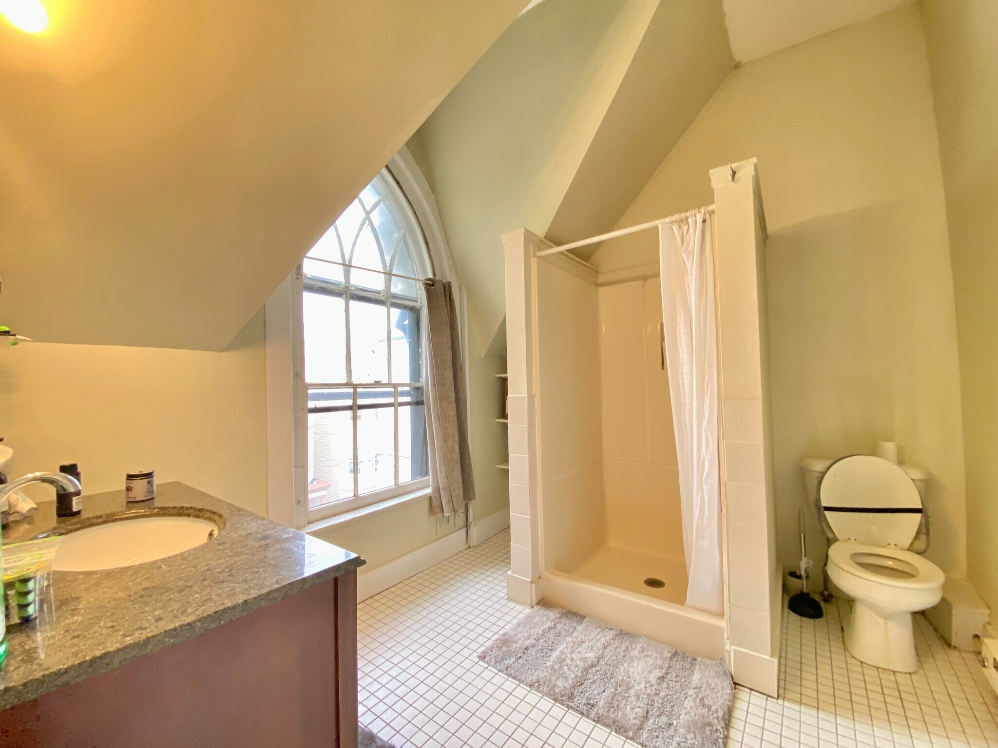 Building Photo - 139 Hillside St