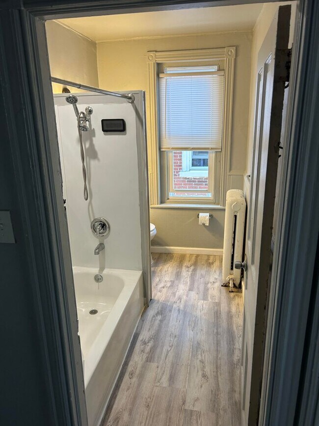 Building Photo - 535 George St