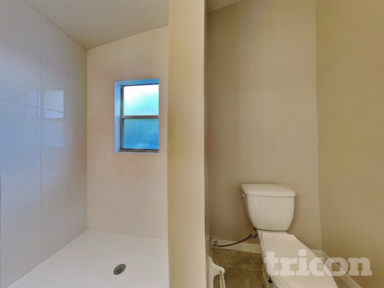 Building Photo - 914 Whisper Lake Dr