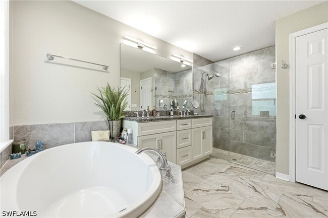 Building Photo - 6104 Waterway Bay Dr