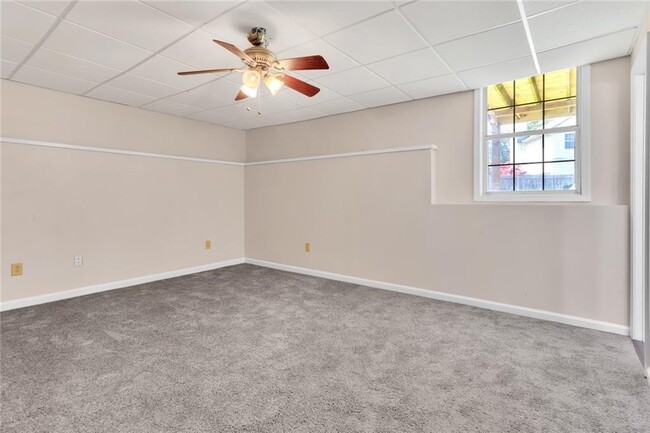 Building Photo - 826 Grindstone Ct