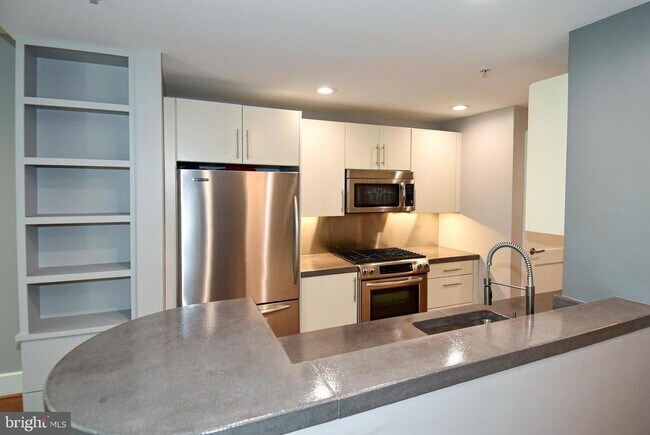 Building Photo - 2100 11th St NW