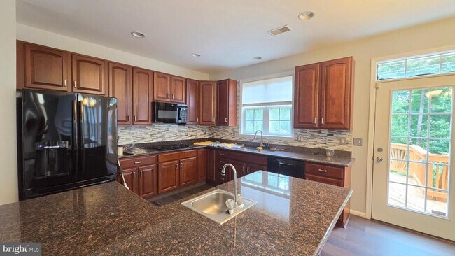 Building Photo - 7659 Shuttington Dr