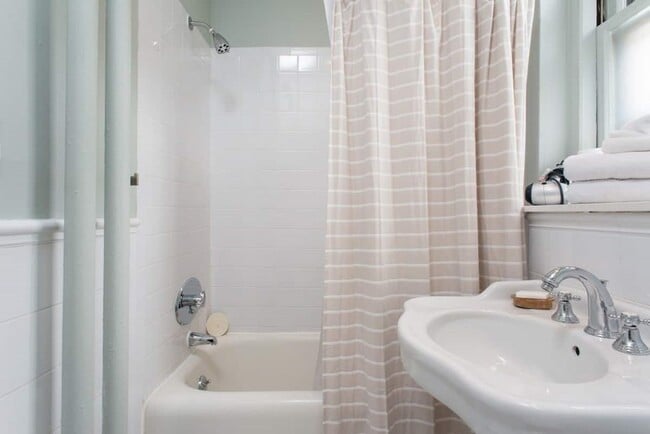 Building Photo - 455 Washington St