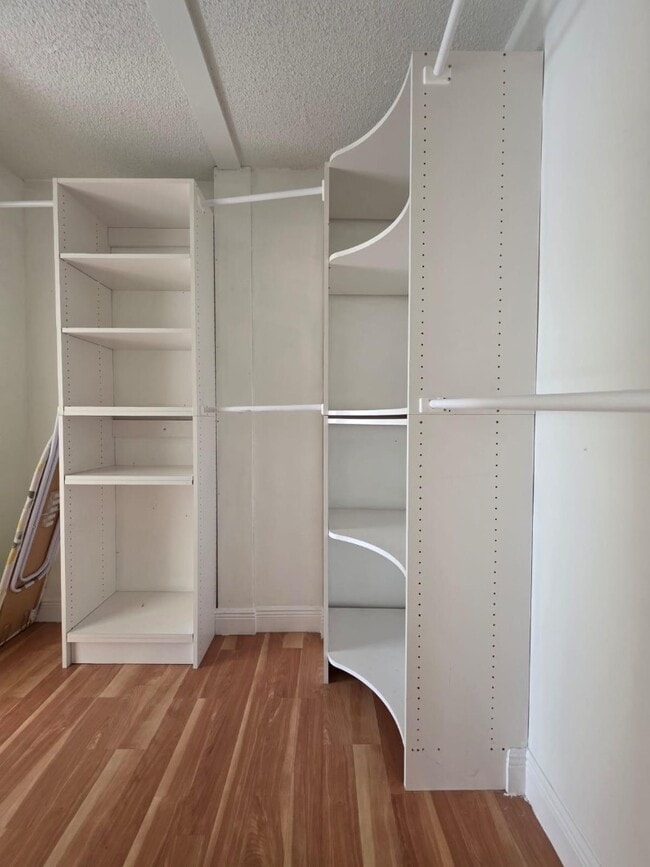 Building Photo - 470 Executive Center Dr