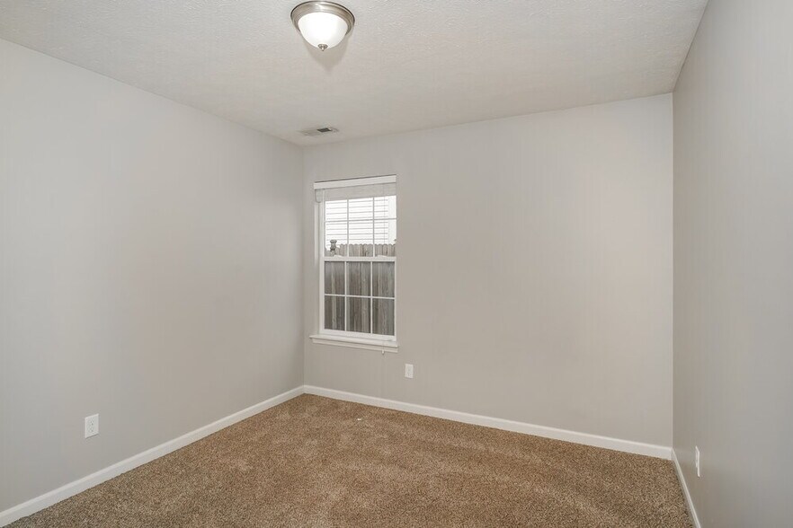 Building Photo - 5654 Fair Ridge Pl