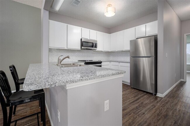 Building Photo - 2200 Classen Blvd