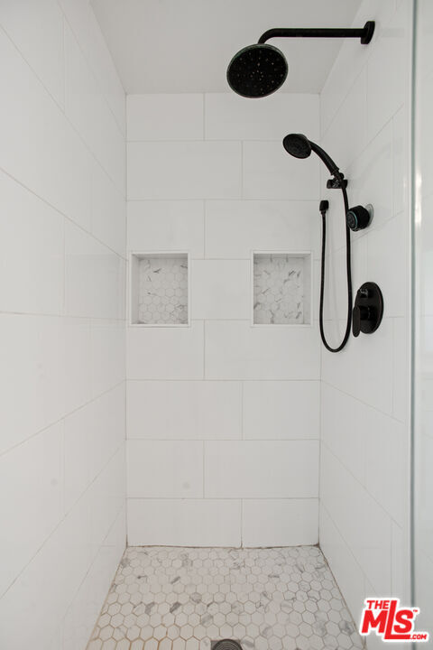 Building Photo - 629 Traction Ave