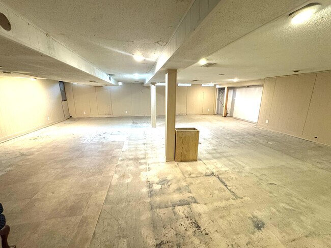 Building Photo - 29415 Cunningham Dr