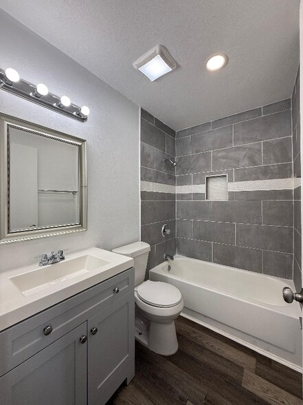 Building Photo - 538 Maddux St