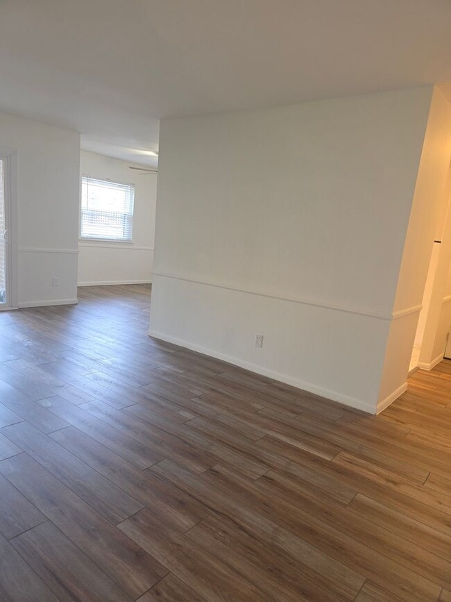 Building Photo - CONDO IN PIKE CREEK