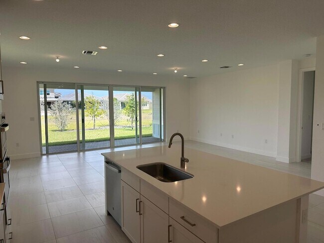 Building Photo - 1346 Harvester Xing