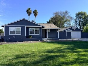 Building Photo - 4832 Maureen Ln