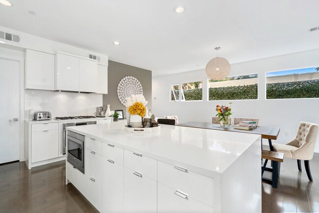 Building Photo - 3218 Ibis St